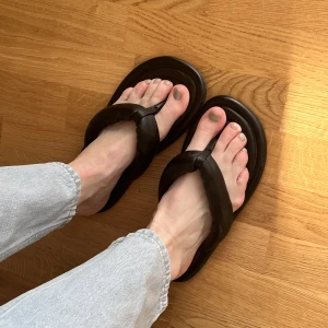 Flipflop - Flipflops från shein. Enstaka skav finns. 