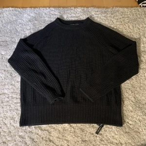 Stickad tröja lager 157 - Basic stickad tröja ifrån lager 157.