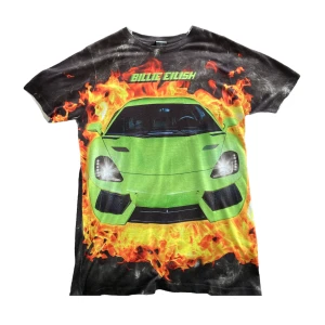 Billie T-shirt🎱 - Köptes på hennes popup-store i Stockholm och har tyvärr inte kommit till så mycket användning, så dem är i väldigt fint skick! 🎱✨