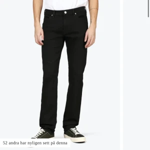 Jeans - Supersnygga jeans från lee i modell daren. Endast provade så de är som nya, säljer då de ej passar. Nypris 999😊🫶🏼 Det är herrmodell men passar självklart tjejer med🙌🏼