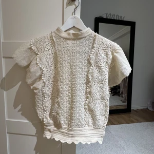 Blus  - Blus från zara. Storlek M. Köparen står för frakt.