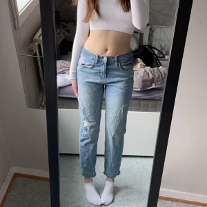 Jeans - Lågmidjade jeans från Zara. Bra skick💗