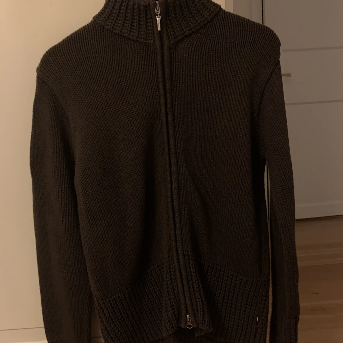 Brun stickad kofta  - 91
