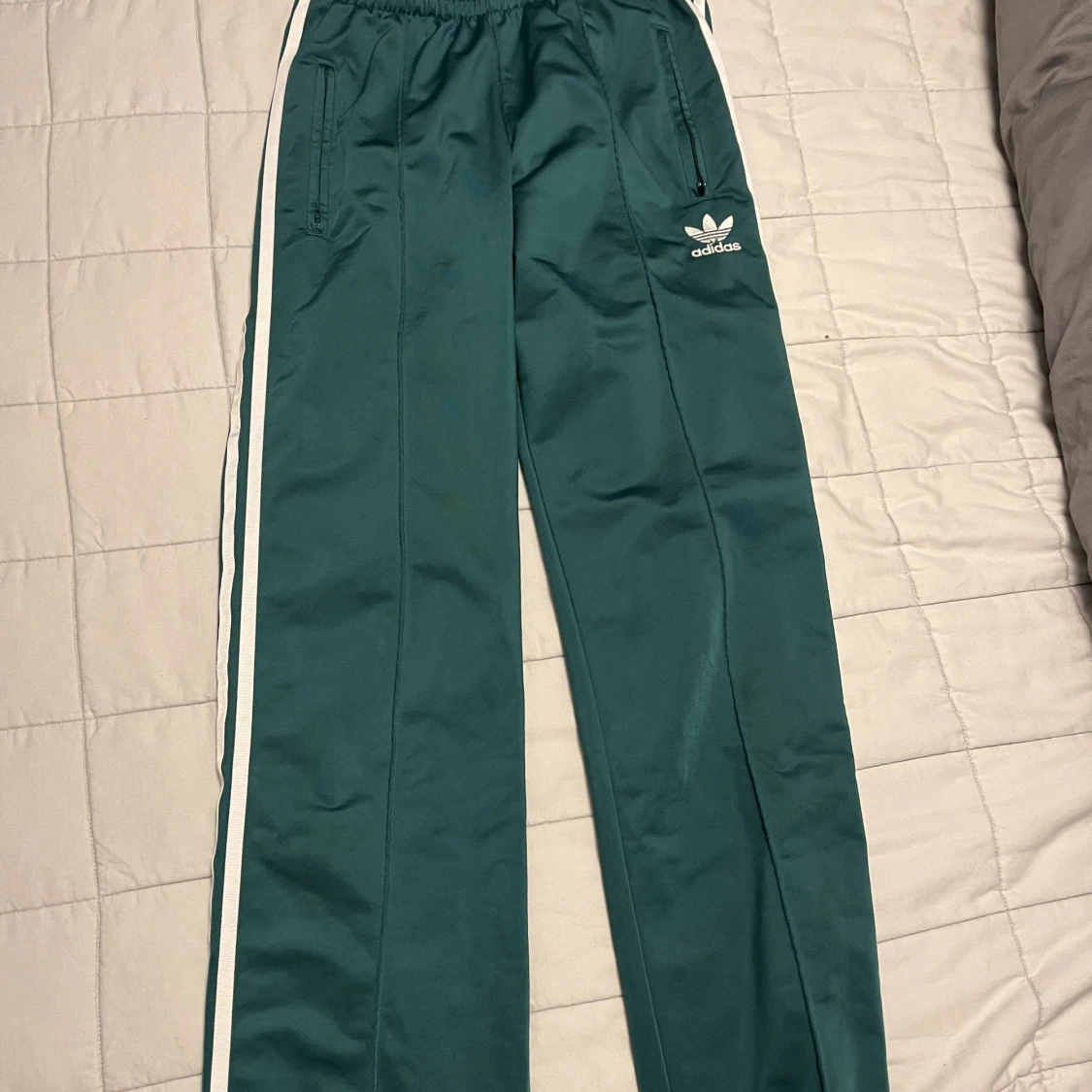 Adidas original gröna mjukisar