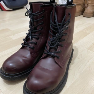 God&gold boots  - Jätte fina oanvända boots i vinröd. Är från Gold&gold, ordinariepris 1099kr. De är i storlek 40.