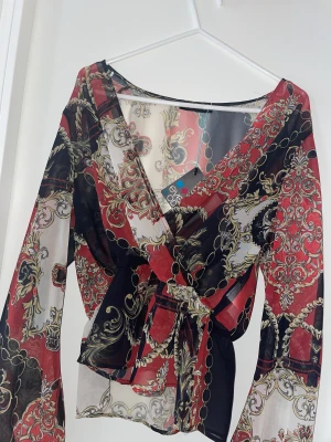 Volangtopp - Oanvänd och ny Storlek M 