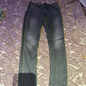 Fina jeans från H&M  - Den e väldigt bekväma och skönt o gå runt i det, vill sälja den för jag har inte användning för den längre. 