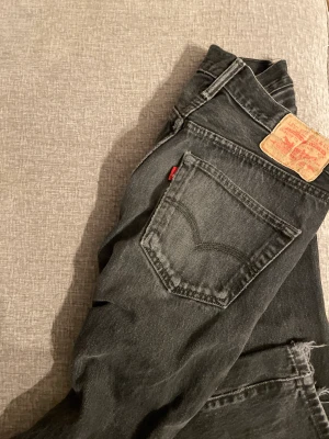 levis straight - levis jeans raka, storlek 27/32