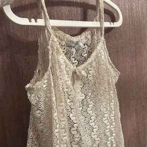 Blus  - Romantisk blus.