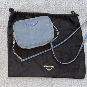 Zadig Voltaire Väska - Zadig Voltaire väska i fint skick, dustbag ingår. Skriv privat för fler bilder💕 