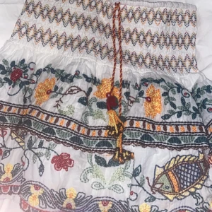 Broderad kjol - Säljer denna sjukt fina kjol från zara då den ej kommer till användning! Möts endast upp o pris är diskuterbart😘😘