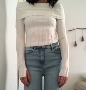 Vit tröja - Vit långärmad off the shoulder tröja, super fin o super bekväm