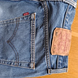 Vintage Levi's 501 byxor - Bra skick, inte använts ofta, passar mig som är storlek 32