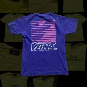 Vans t-shirt - En lila och rosa vans t-shirt jag har vuxit ut
