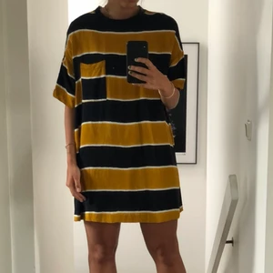 Klänningen från Zara - Fin och unik klänning från zara. Riktigt fin till både dag och kvällsaktiviteter