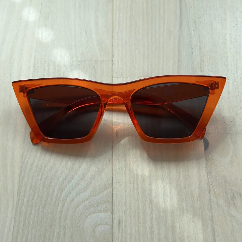 Oranga solglasögon från hm. Aldrig använda🧡🧡. Övrigt.