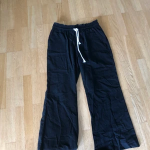 Linne byxor  - Säljer dessa superfina helt oanvända linnebyxorna. 