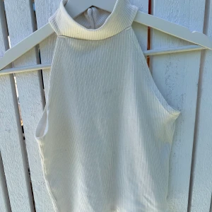 Topp från nakd - Vit topp från nakd, helt oanvänd