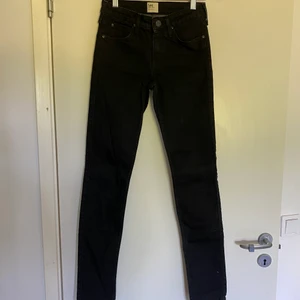 Lee jeans - Snygga jeans från lee, knappt använda 