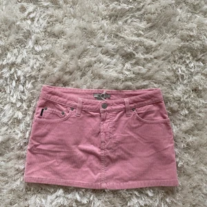 Kjol - Kjol från filippa K, köpt secondhand. Storlek S. Frakt står köpare för💗använd inte köp direkt! 