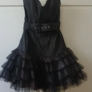 jessica McC klänning xs - Använt en gång. Är förliten nu