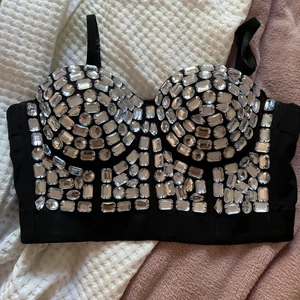 topp - topp med ”stenar” endast använd en gång på Festival. Passar festival eller utgång