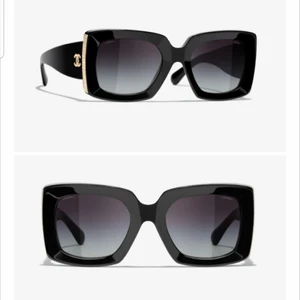 - Solglasögon från CHANEL, Originalpris 4670 kr. Otroligt klassiska och vackra, på insidan av ena sidan har färg lossnat, ingenting som syns när dom sitter på då detta ligger mot själva fronten (hör av dig för bilder på detta) ☺️