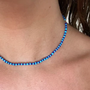 Pärlhalsband  - Jätte fint pärlhalsband, görs i olika färger och modeller. 69kr 💗💗 Frakt ligger på 13kr