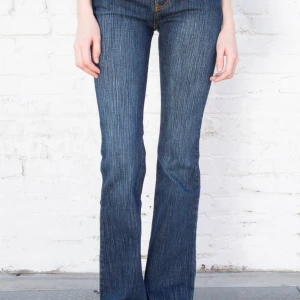 Brandy Melville jeans - Jätte snygga jeans från Brandy Melville i modellen 90s melody jeans, onesize 
