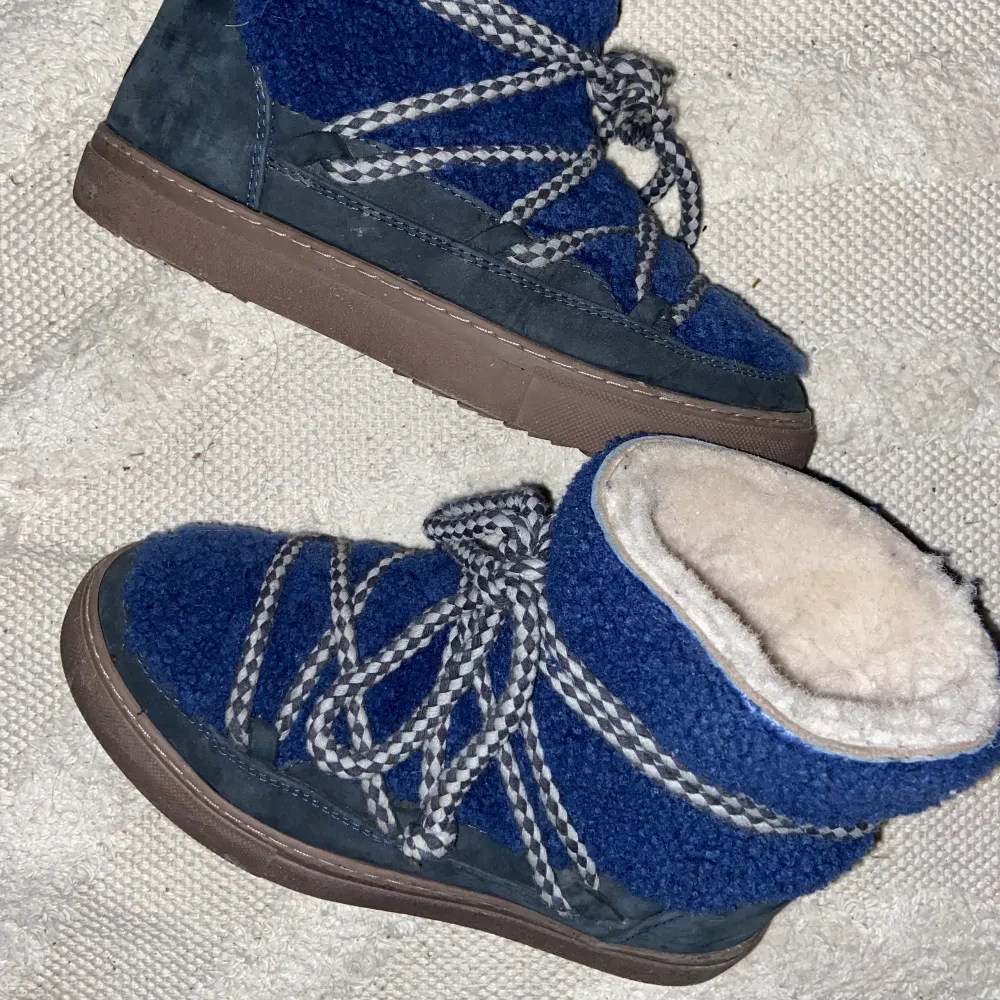 Superfina & varsamt använda Inuikii ”Lace-up Sherpa Style Boots” i storlek 38 (passar även 37)!  Finns knappt att köpa någonstans längre i denna färg!! Orginalpris ca 3500 kr . Skor.