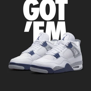 Jordan 4 Midnight Navy - Intressekoll på ett par midnight navy som jag fick tag på via snkrs appen. Kvitto och låda kommer med. Skriv om du är intresserad och vad du skulle kunna ge för de! Storlek 41 men skulle säga att de passar 42 också.
