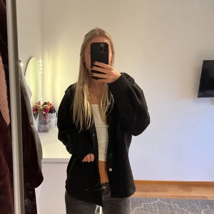 Skjortjacka  - Skjortjacka från Gina stl S 🖤