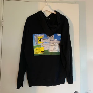 Axel Arigato  - Axel Arigato hoodie köpt i Köpenhamn, sparsamt använd! 