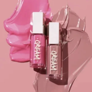 Fenty Beauty By Rihanna Glossbomb Cream "Bubble Binge" - Färg "Bubble Binge" Endast swatchad på handrygg. Fraktsumman blir 15kr (frakt m frimärke) vid direkt swish till mig, välj ej Köp Nu isåfall. Samfraktar för minsta möjliga frakt kostnad för dig. Kontakta mig angående detta