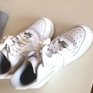 Nike AF1 - Knappt använda därav väldigt fint skick
