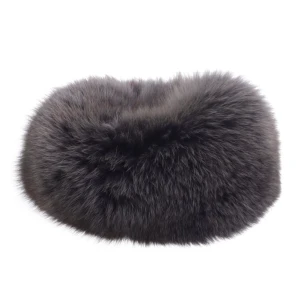 Pälsmössa - Superfin pälsmössa. Hittar ingen lapp men skulle gissa på att det är äkta päls. Köpare står för frakt💕