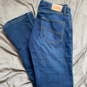 Jeans från Tommy Hilfiger - Suuuperfina jeans från Tommy Hilfiger. Storlek 174 men sitter som en Xs/ S. Knappt använda. Säljer för att jag inte använder de.🌟🌟