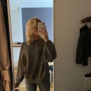 Tjock Tröja - Används inte längre, kan vara lite kort i ärmarna för den är inte så stretchig