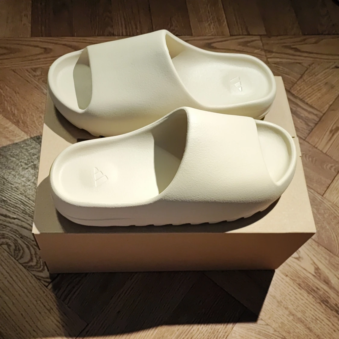 YEEZY slide bone US 11- EU 46