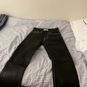 Eytys skinnbyxor - Måste tyvärr sälja dessa pga de var för små, stl 26/34.