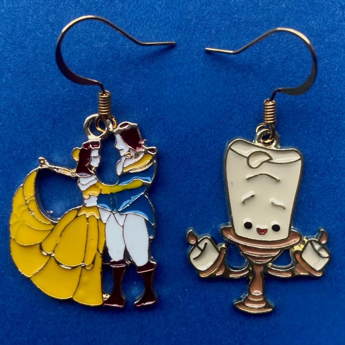 Skönheten och odjuret örhängen 💕 - 90