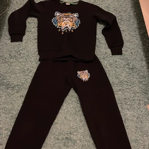 Kenzo dress  - Kenzo dress aldrig använd   Ni Står för fraktkostnaden 