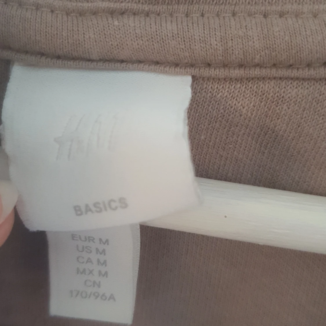 H&M luvtröja.   - 91