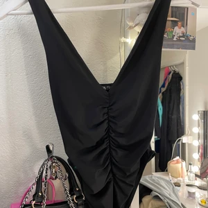 Body från zara - Säljer denna oanvända body från zara💗  