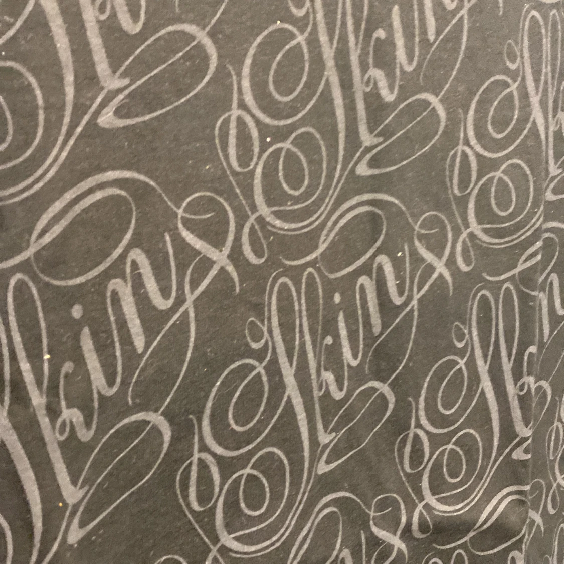 T-shirt skin svart med tryck🖤 - 91