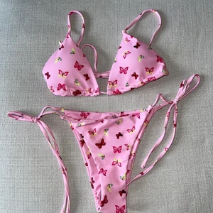 Bikini med fjärilar  - Bikini aldrig använd 