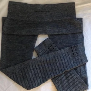 Panos emporio träningsbyxor❣️ - Ett par jättefina träningsbyxor i ett väldigt bra skick. De är ifrån Panos Emporio, och är i ett väldigt smidigt och bekvämt material. Köpte för ett tag sen men de har inte kommit till användning. Hör av er vid intresse o för fler bilder. ❤️‍🔥❤️‍🔥