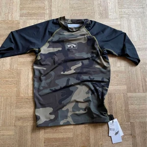 Billabong T-shirt  - Aldri brukt, har fremdeles taggen på. 