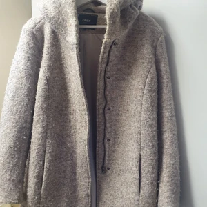 Kappa från only  - Fint skick. Strl L.