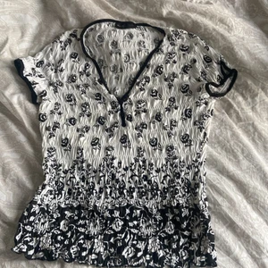 Söt t-shirt  - Super söt t-shirt från Next woman!⭐️Kan tänkas möttas upp i Uppsala.